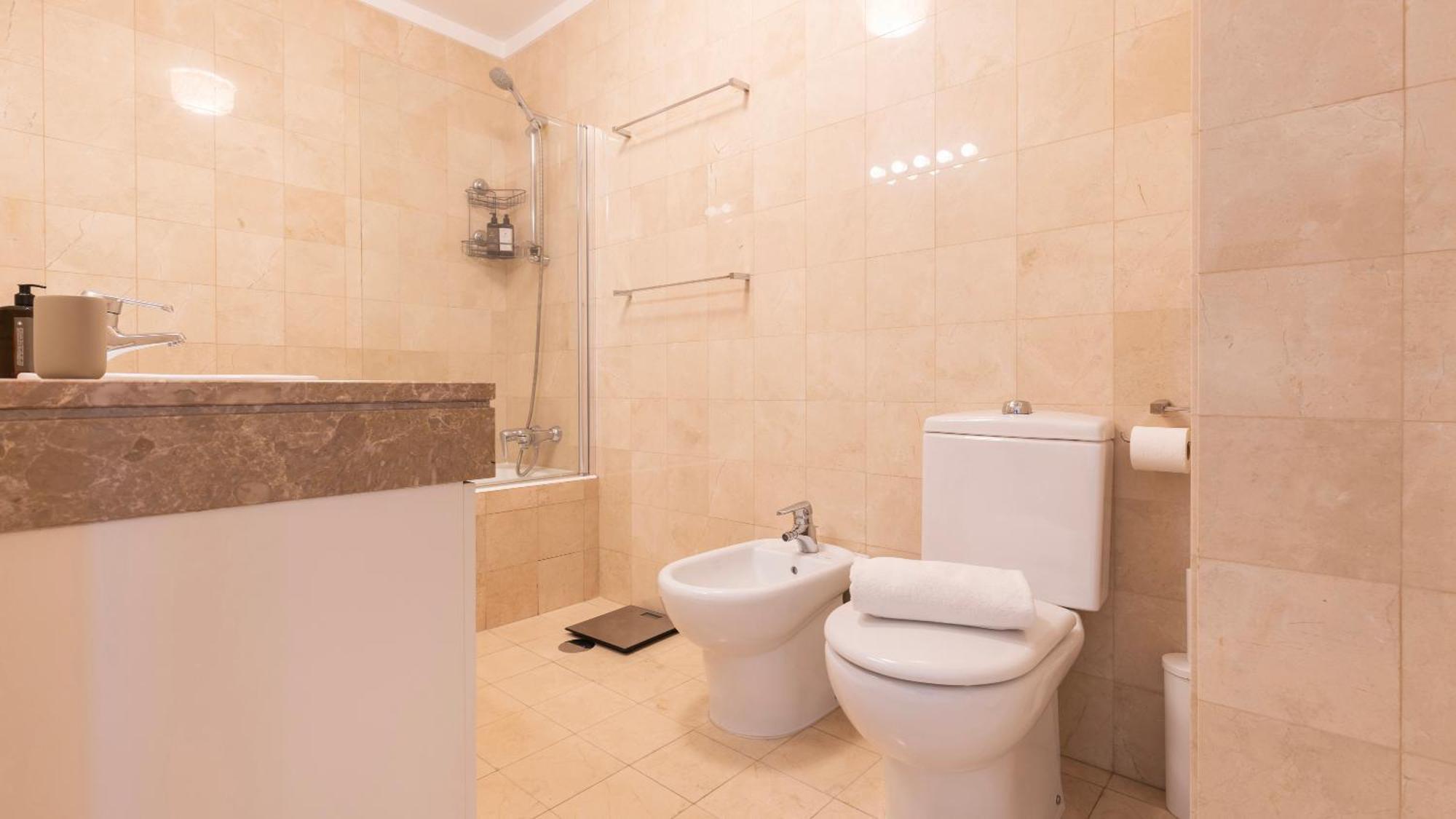 Stylish With Parking By Lovelystay Apartamento *
