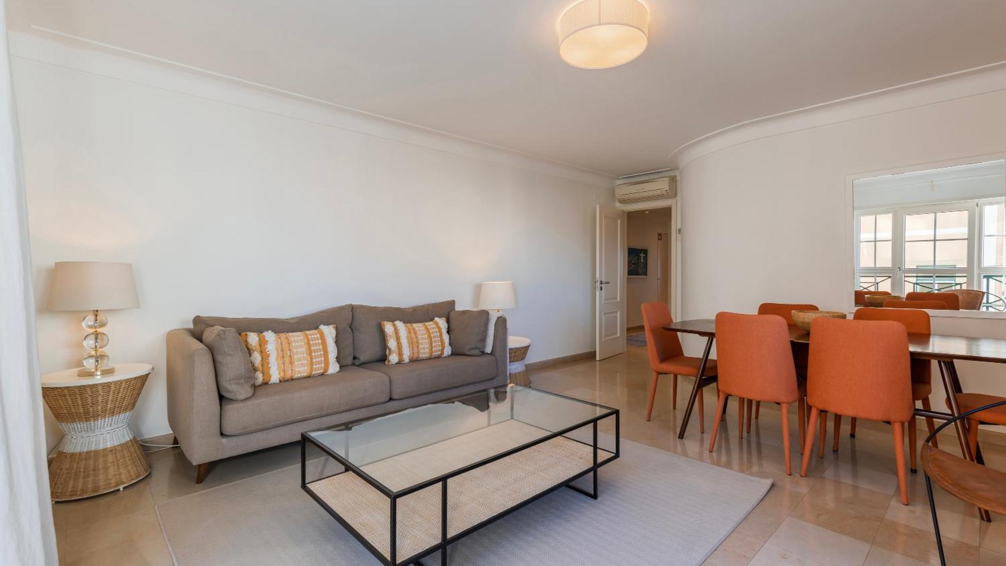 Apartamento Stylish With Parking By Lovelystay