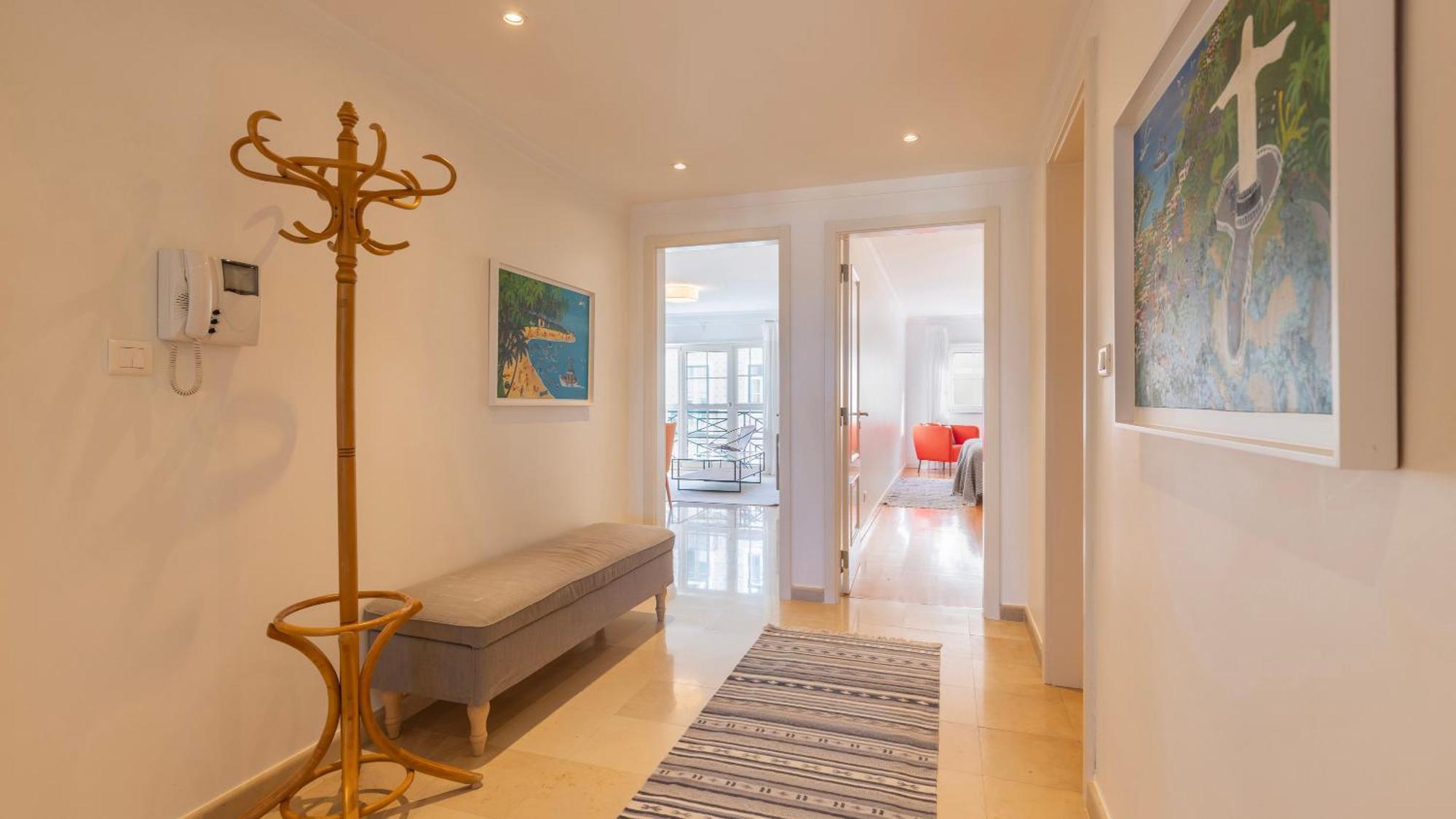 Stylish With Parking By Lovelystay *