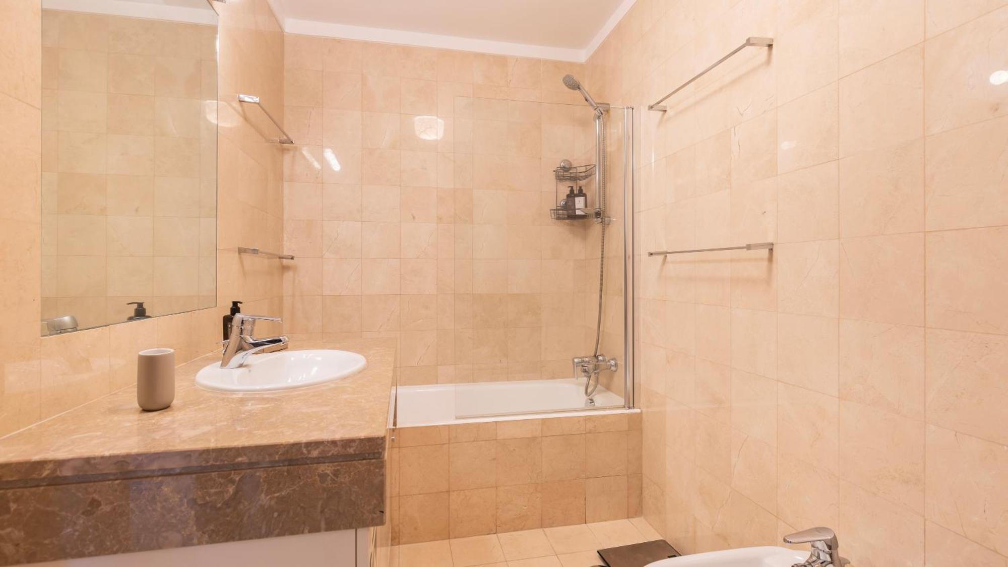 Stylish With Parking By Lovelystay Lisboa