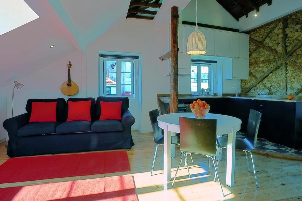 Alfama 2 - Attic With View Apartamento