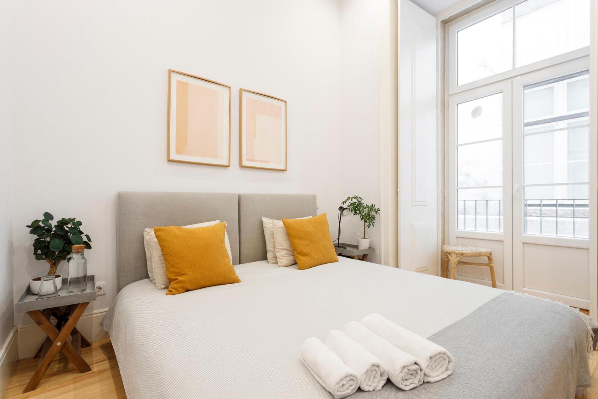 Modern In The Heart Of Chiado Lisboa