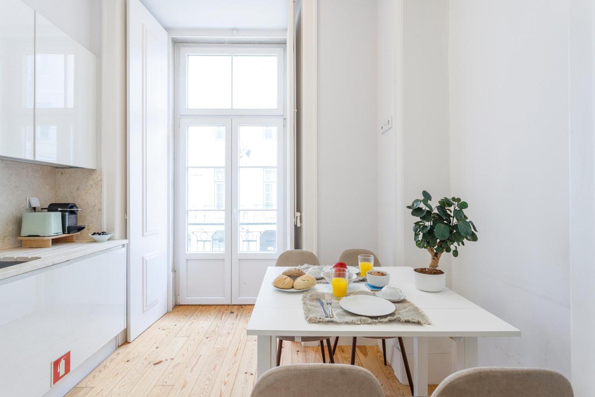Modern In The Heart Of Chiado