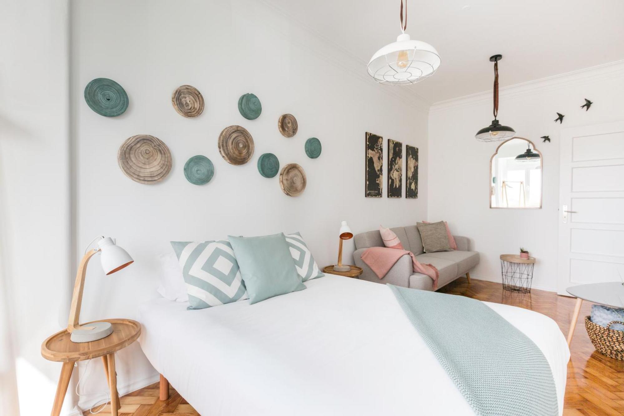Apartment Stroll To Coffee Shops Near A Renovated Hillside In Graca Lisbon