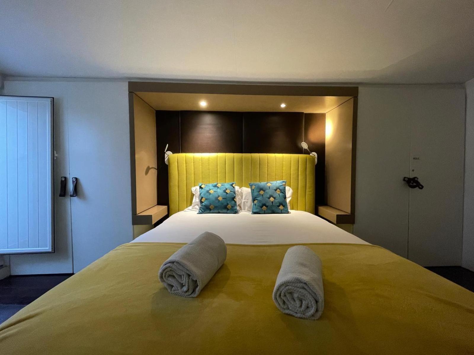 Fabulous T2 With Balcony In Rossio *