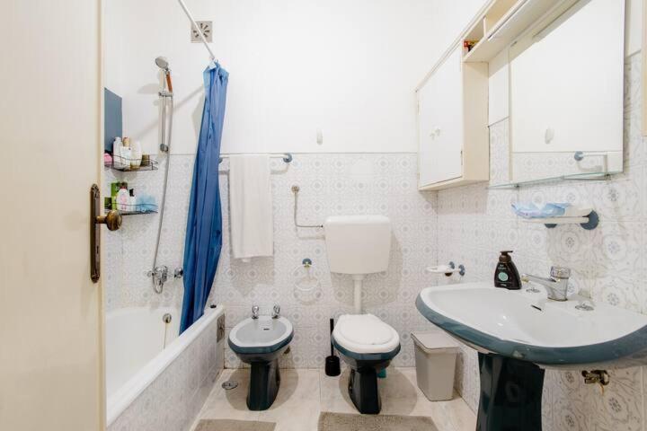 Cama Queen Benfica Em Familiar - Casa De Banho Compartilhada - Temos Cao Habitación en casa particular