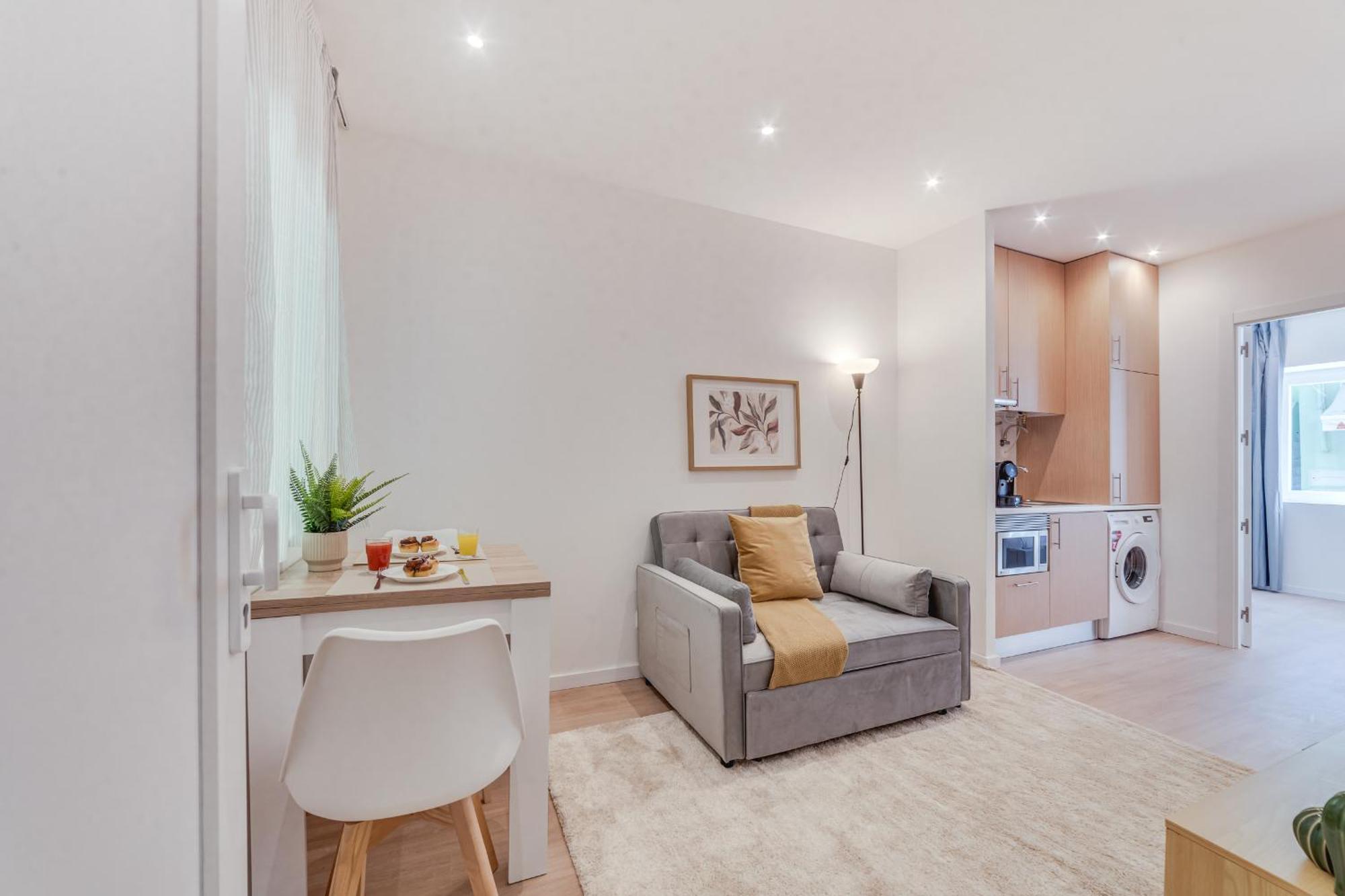 Yellow Charm - Campolide Apartamento