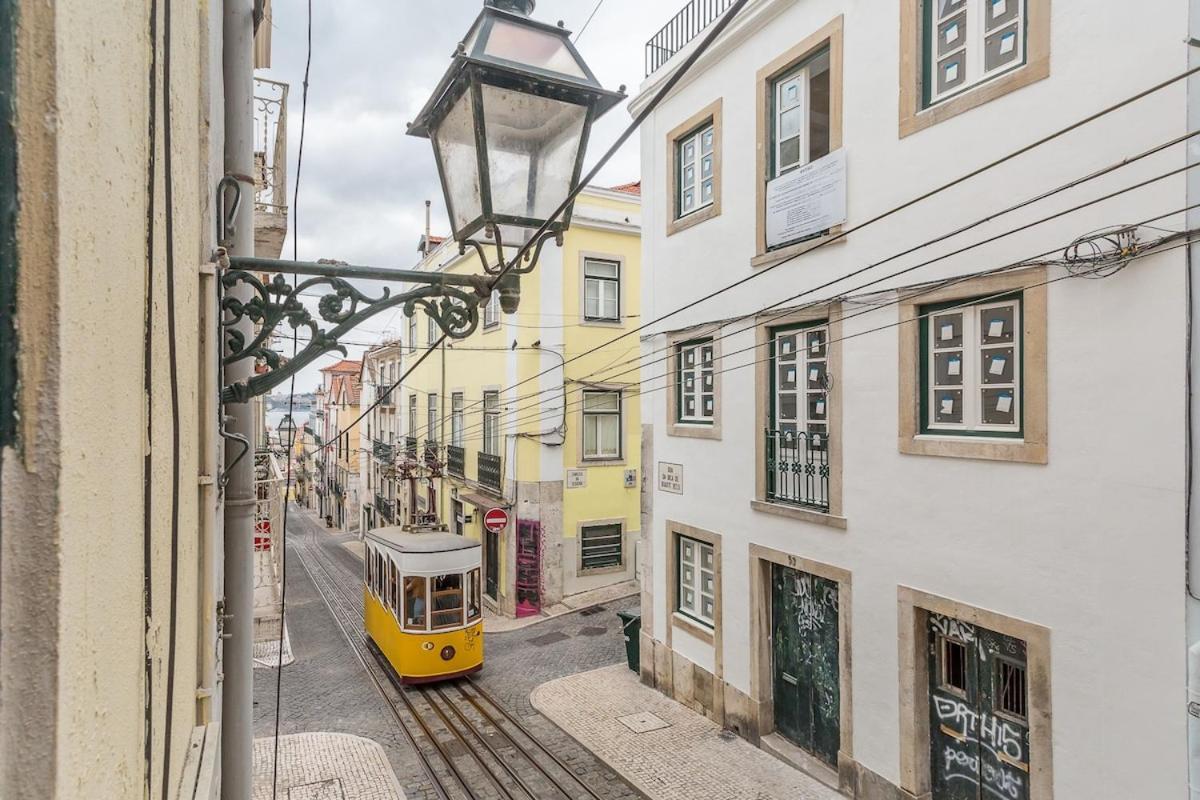 Baroque With Patio Portuguese Soul Bica Tram 4p * Lisboa
