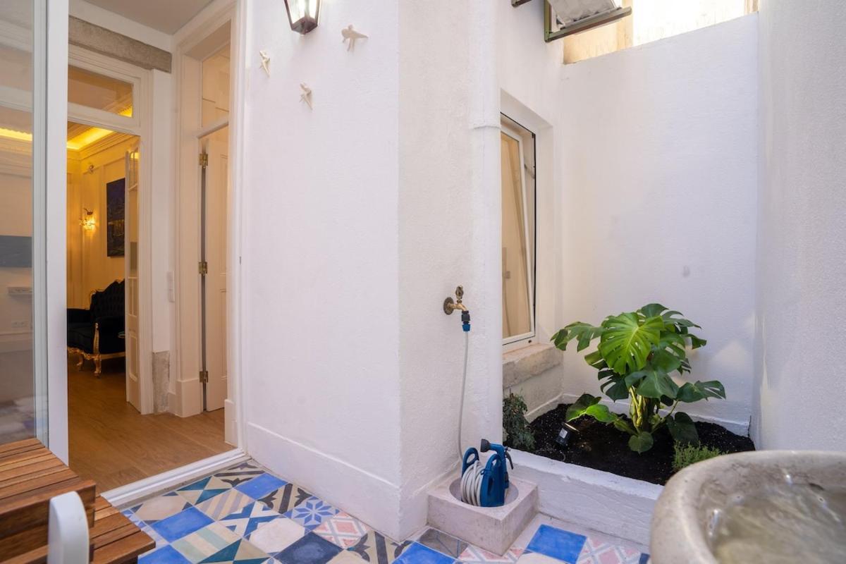 Apartamento Baroque With Patio Portuguese Soul Bica Tram 4p *