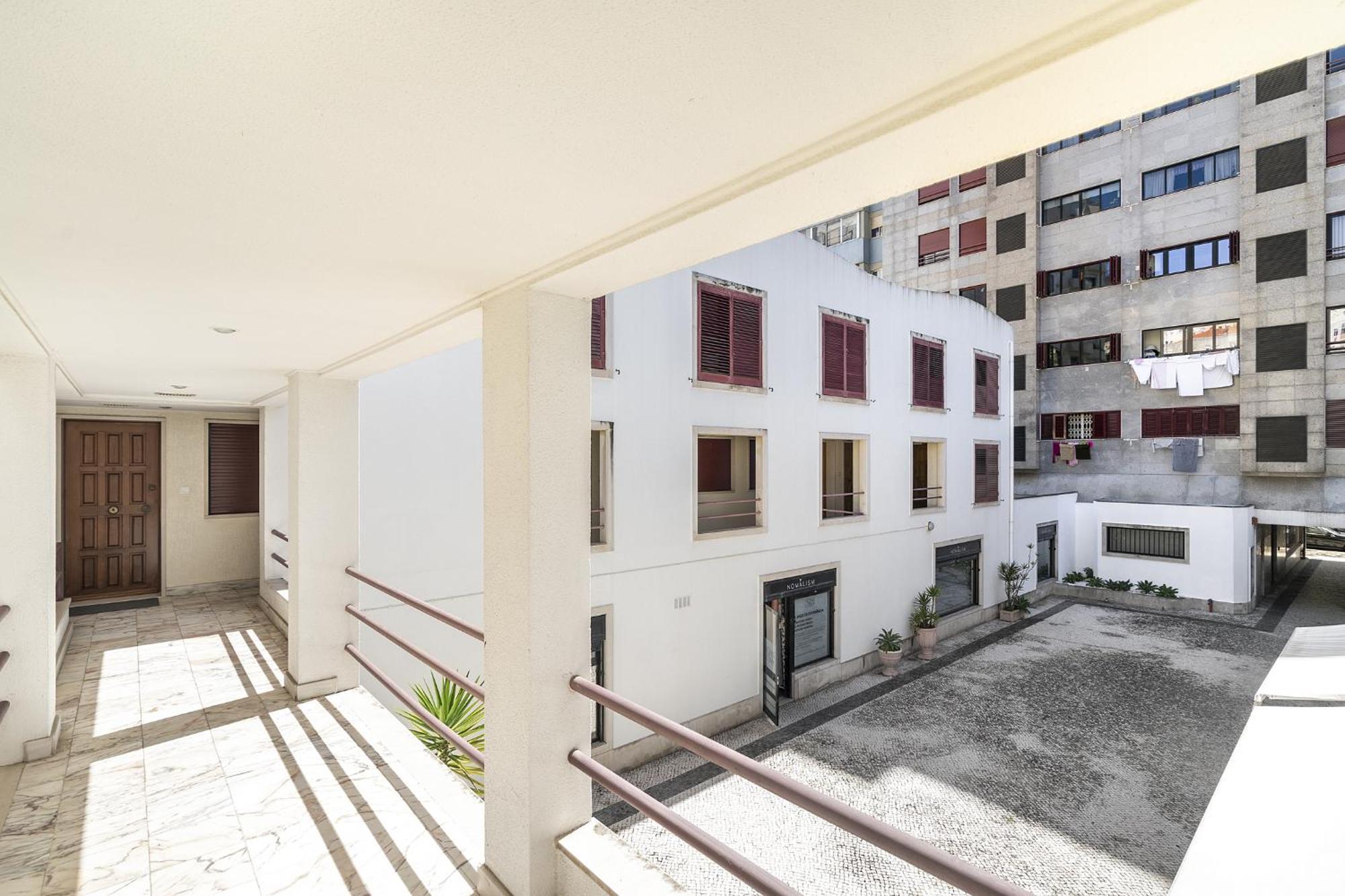 Apartamento Whome Campo De Ourique 1br Duplex With Ac