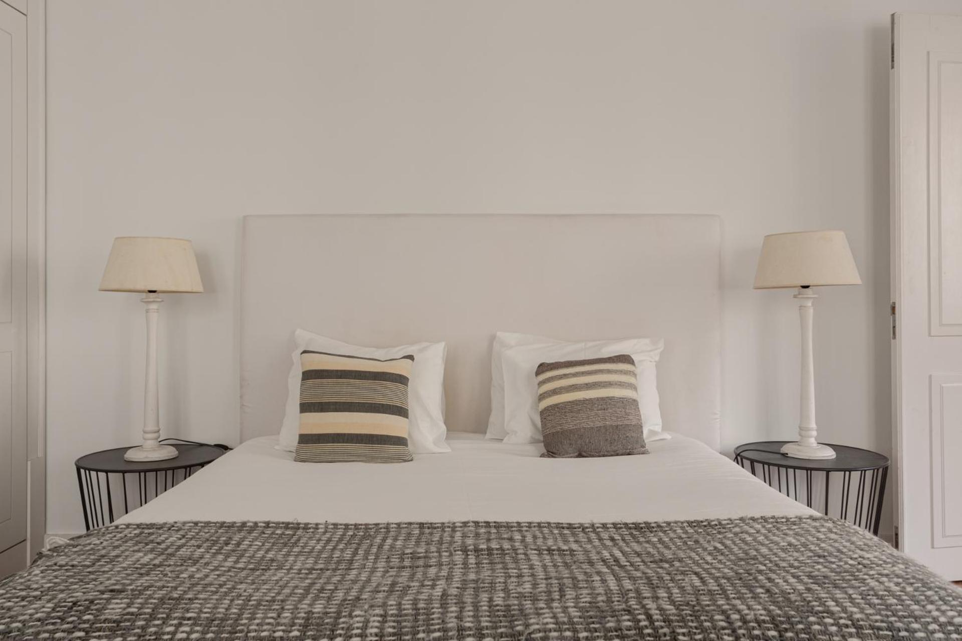Chic 1-bedroom In Cais Do Sodre - Modern And * Lisboa