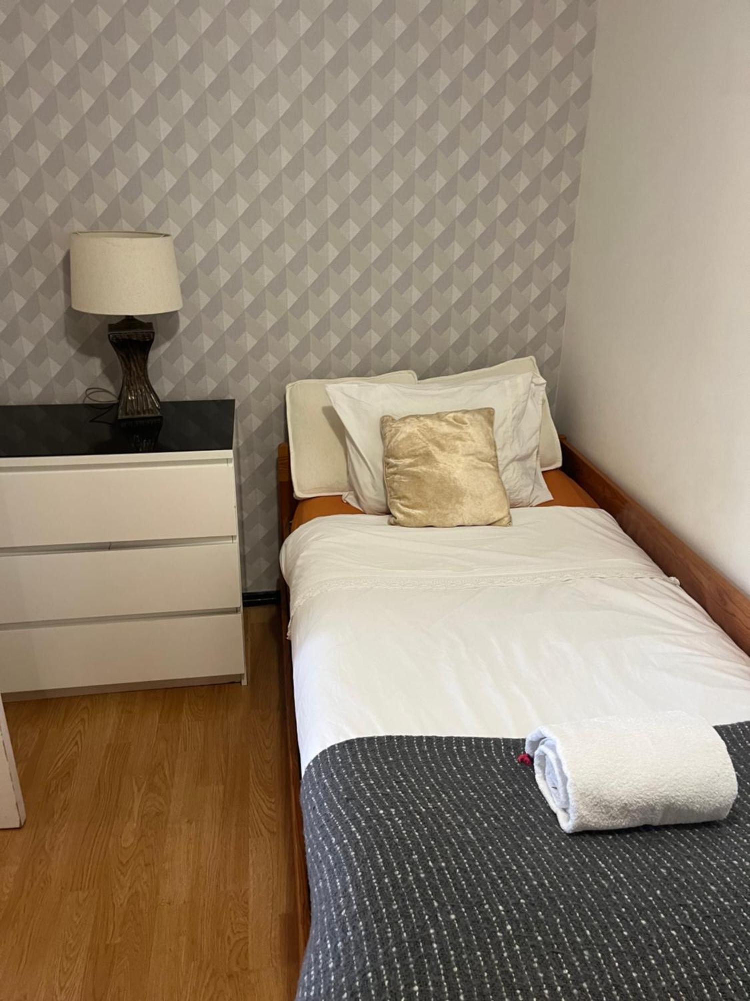 Apartamento With Balcony Near Rossio Lisboa