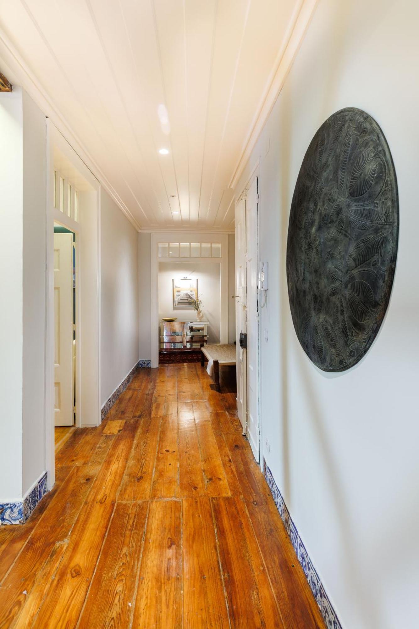Pool & Garden In The Heart Of Apartment Lisbon