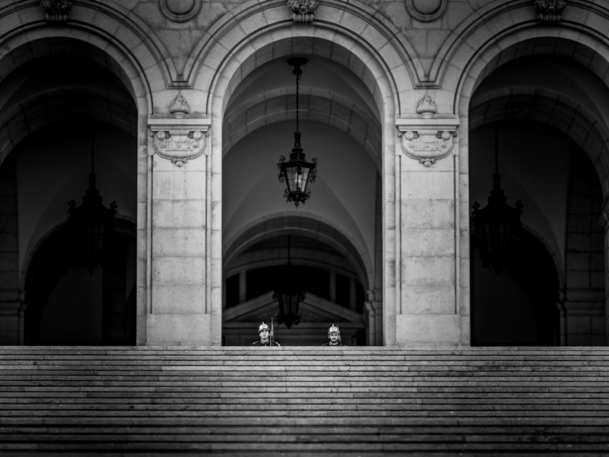 Eine Mischung Aus Altem Wort Und Modernem Charme In Lissabon Lisboa