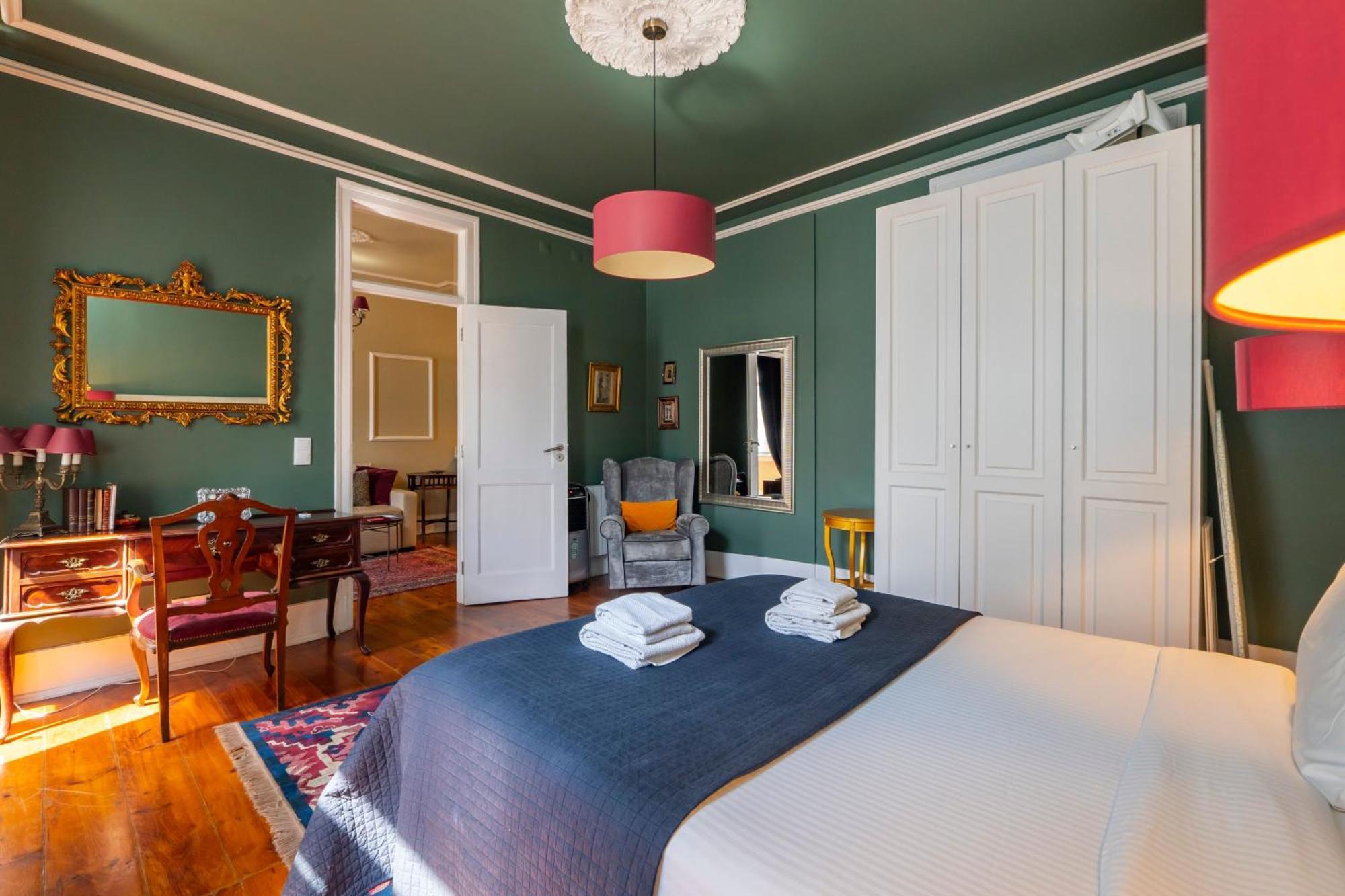 Eine Mischung Aus Altem Wort Und Modernem Charme In Lissabon *