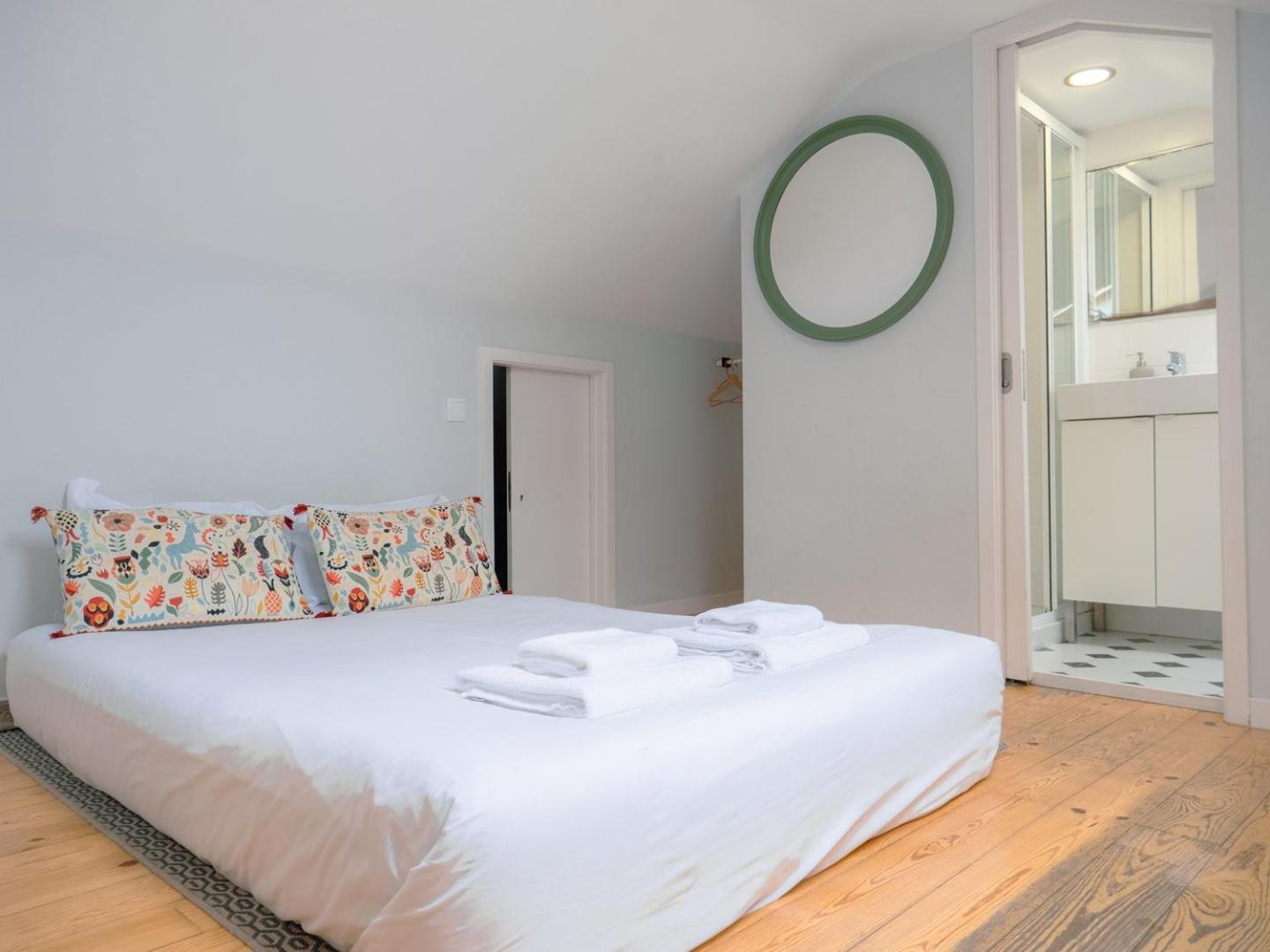 Apartamento Charming Duplex In Graca | By Airnest *