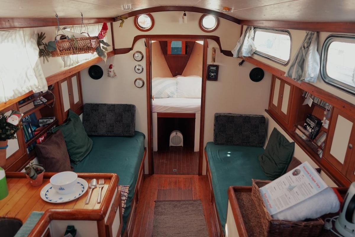 Botel Cozy Marina Sleepaboard - Sail Away Lisbon