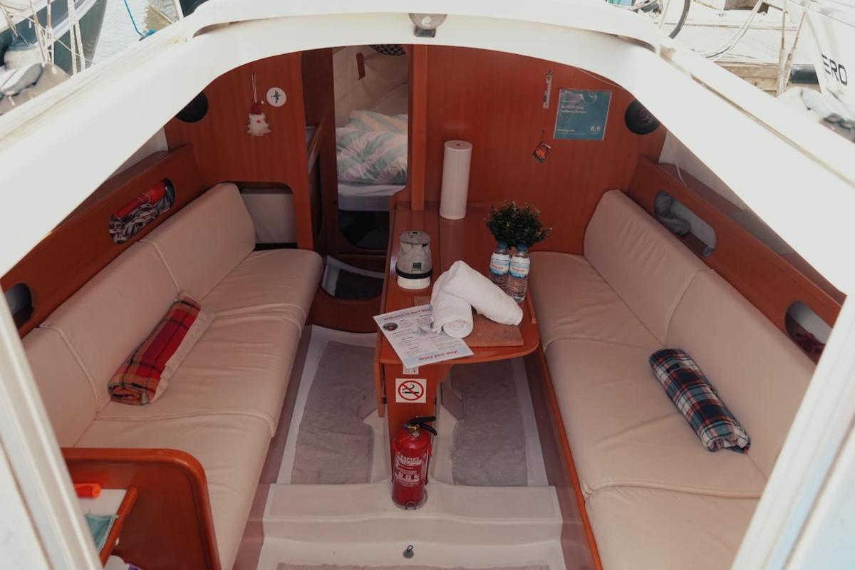 Surfbird Cozy Sailboat Escape Hotel en barco
