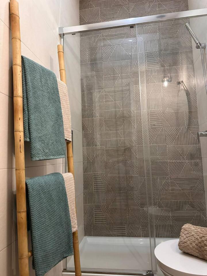 Newly Renovated Apartamento