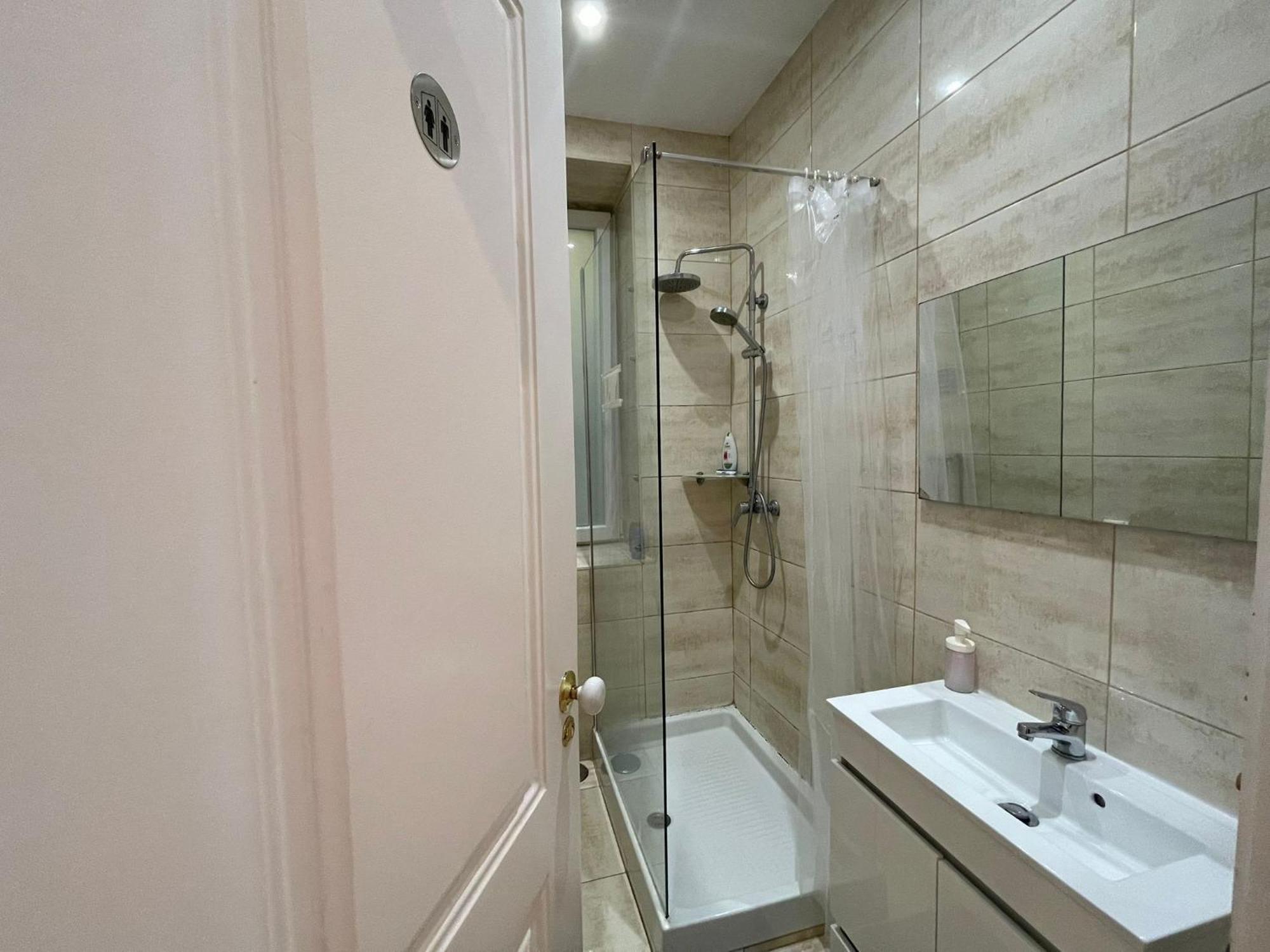 Embassy Arriaga Private Elegance In Stylish Shared Casa de hóspedes Lisboa