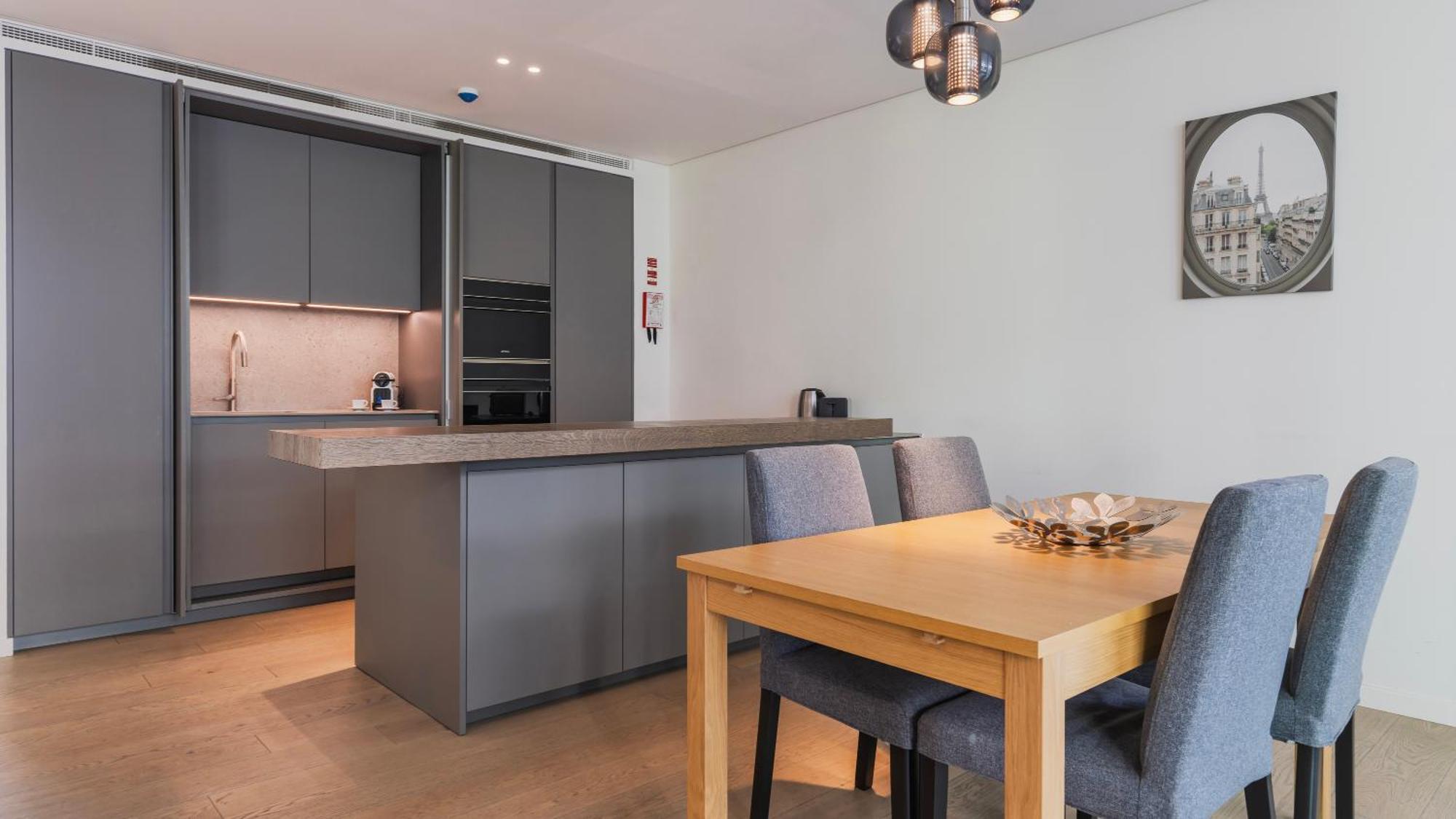 Modern 2bdr With Garage By Lovelystay Lisboa