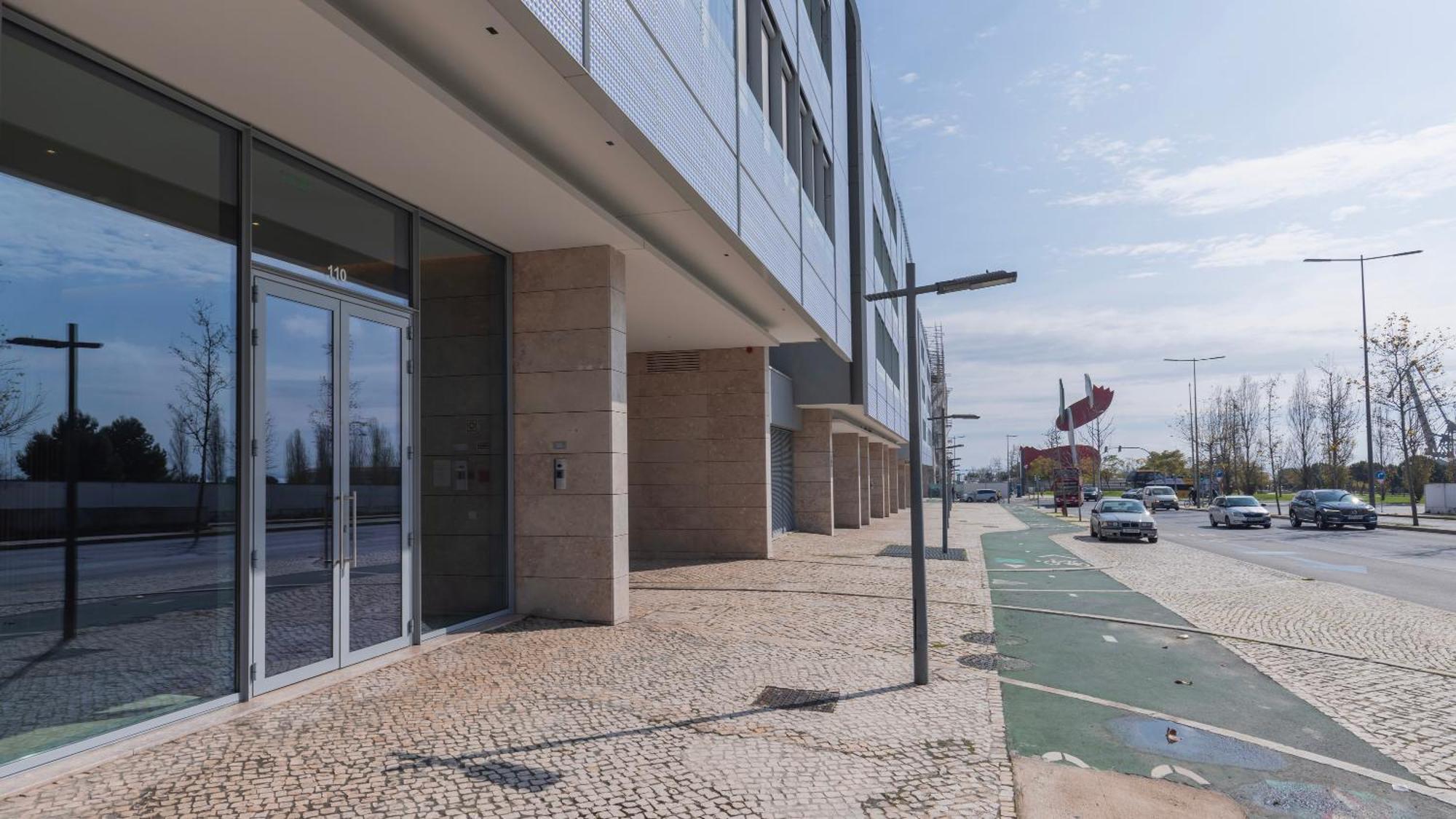 Modern 2bdr With Garage By Lovelystay Lisboa
