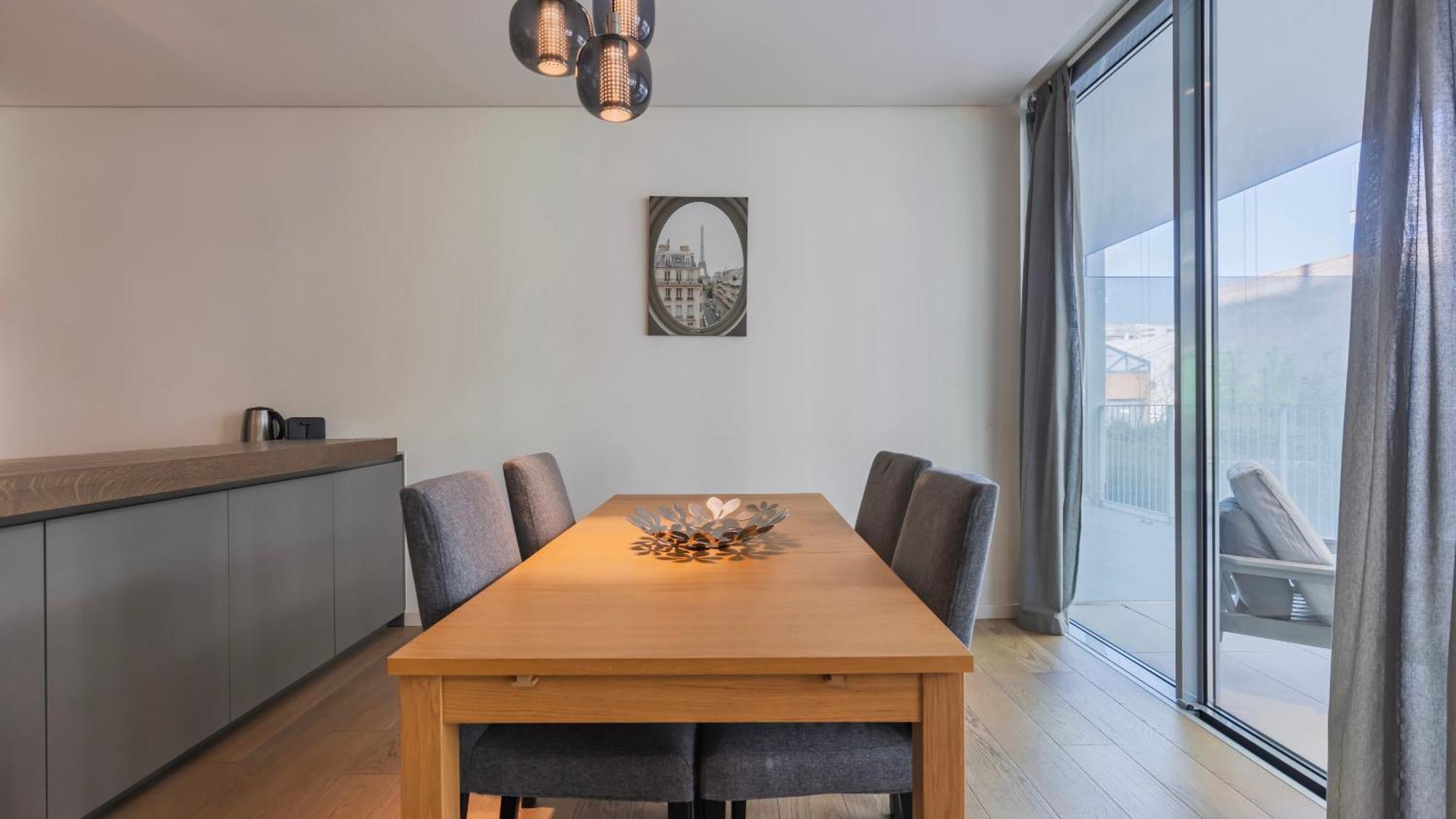 Modern 2bdr With Garage By Lovelystay *