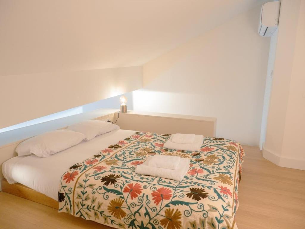After B00Klng Must Scаn Qr-C0Dе --Chic 2Br Duplex Сasa de vacaciones Lisboa