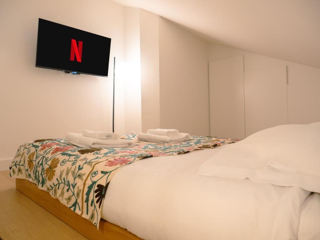 After B00Klng Must Scаn Qr-C0Dе --Chic 2Br Duplex