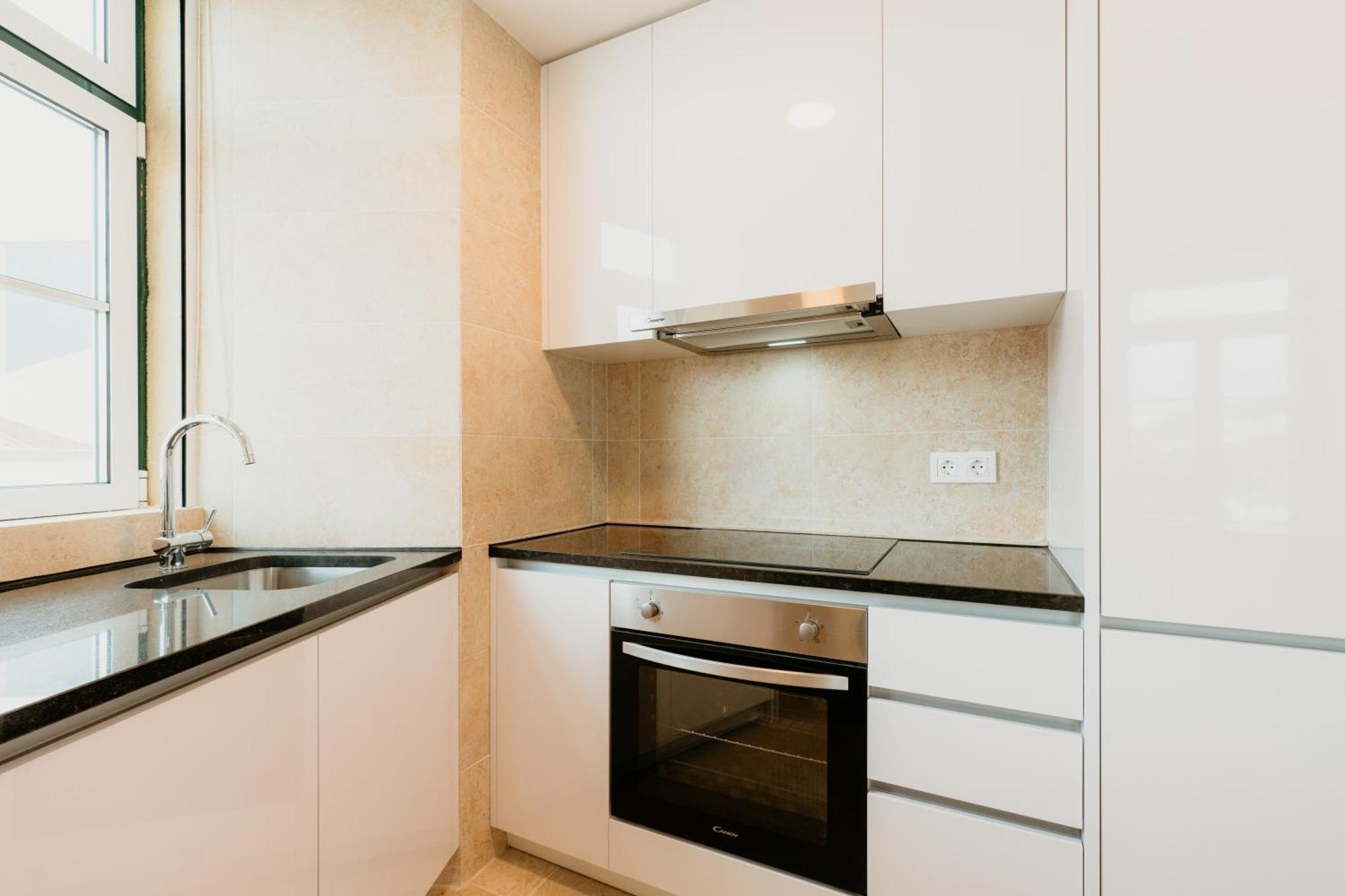 Pink House Beautiful 2 Bedroom Flat In Center