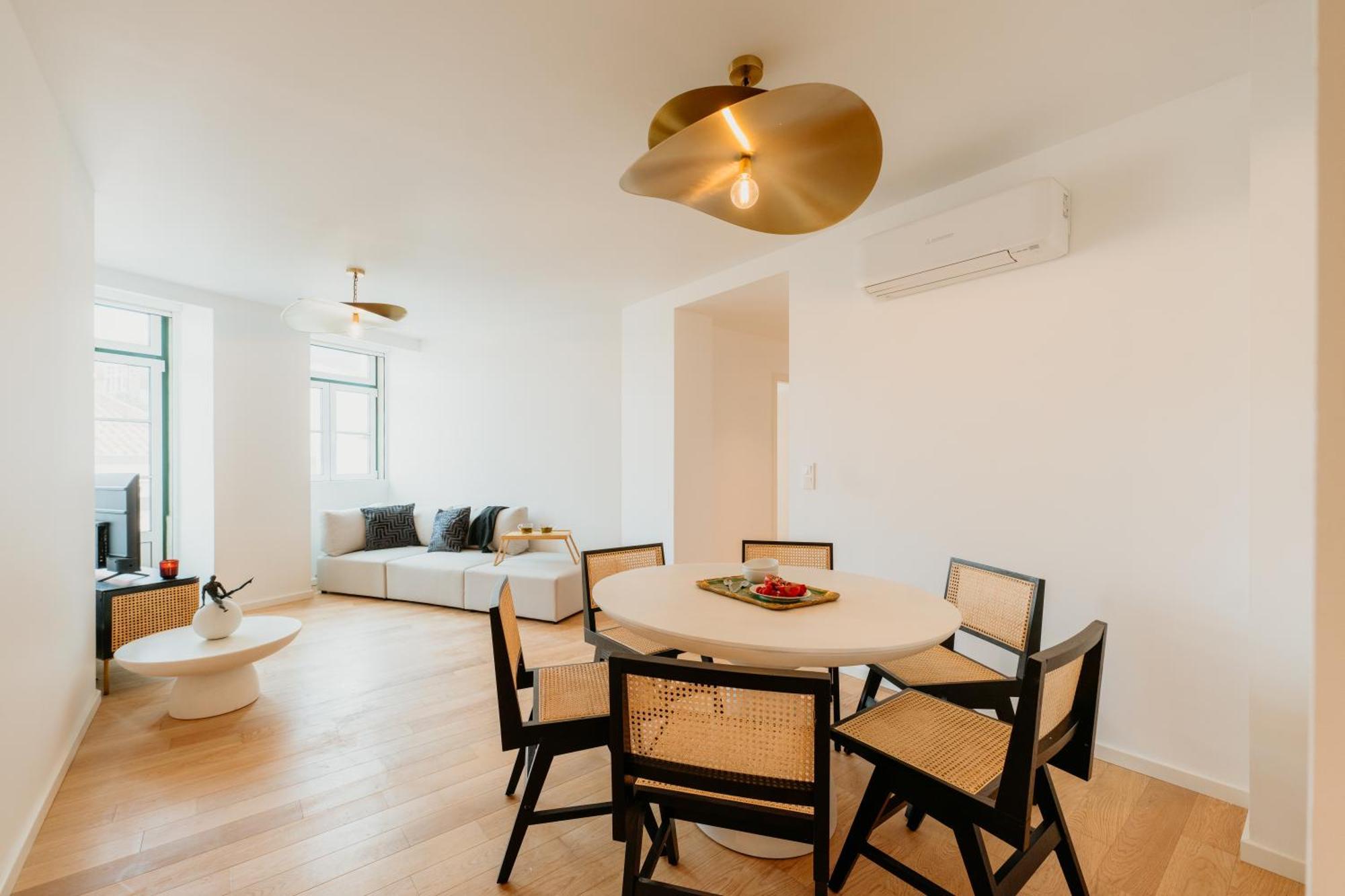 Pink House Beautiful 2 Bedroom Flat In Center