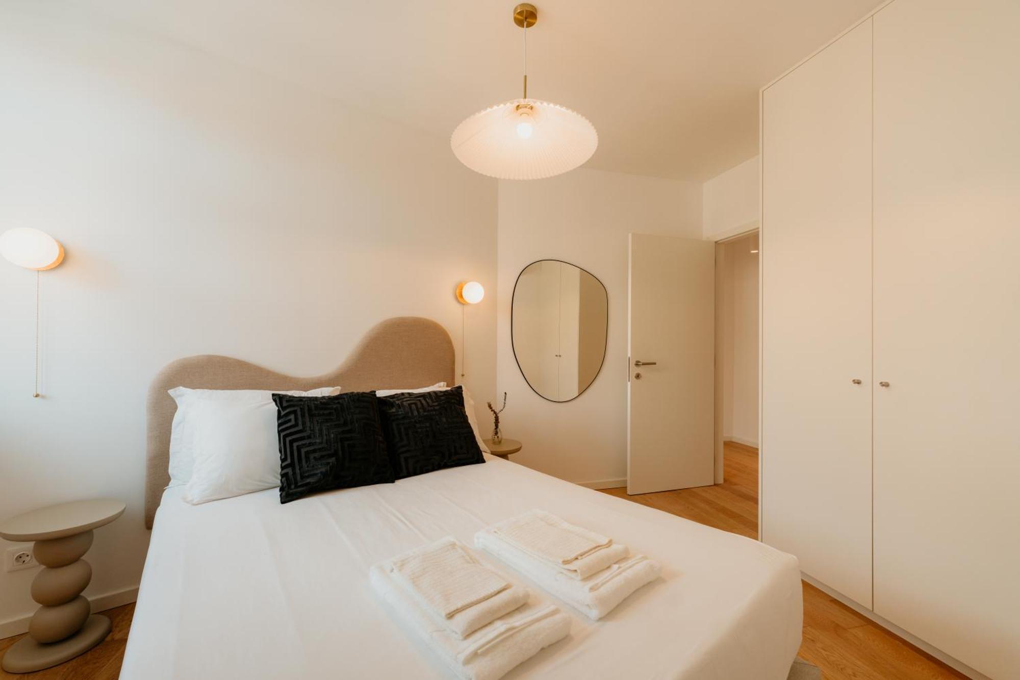 Pink House Beautiful 2 Bedroom Flat In Center