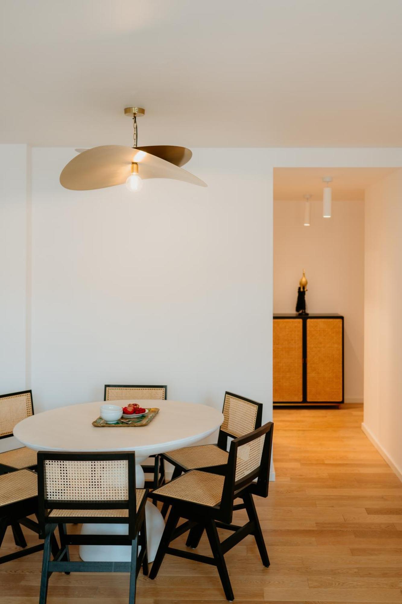 Pink House Beautiful 2 Bedroom Flat In Center