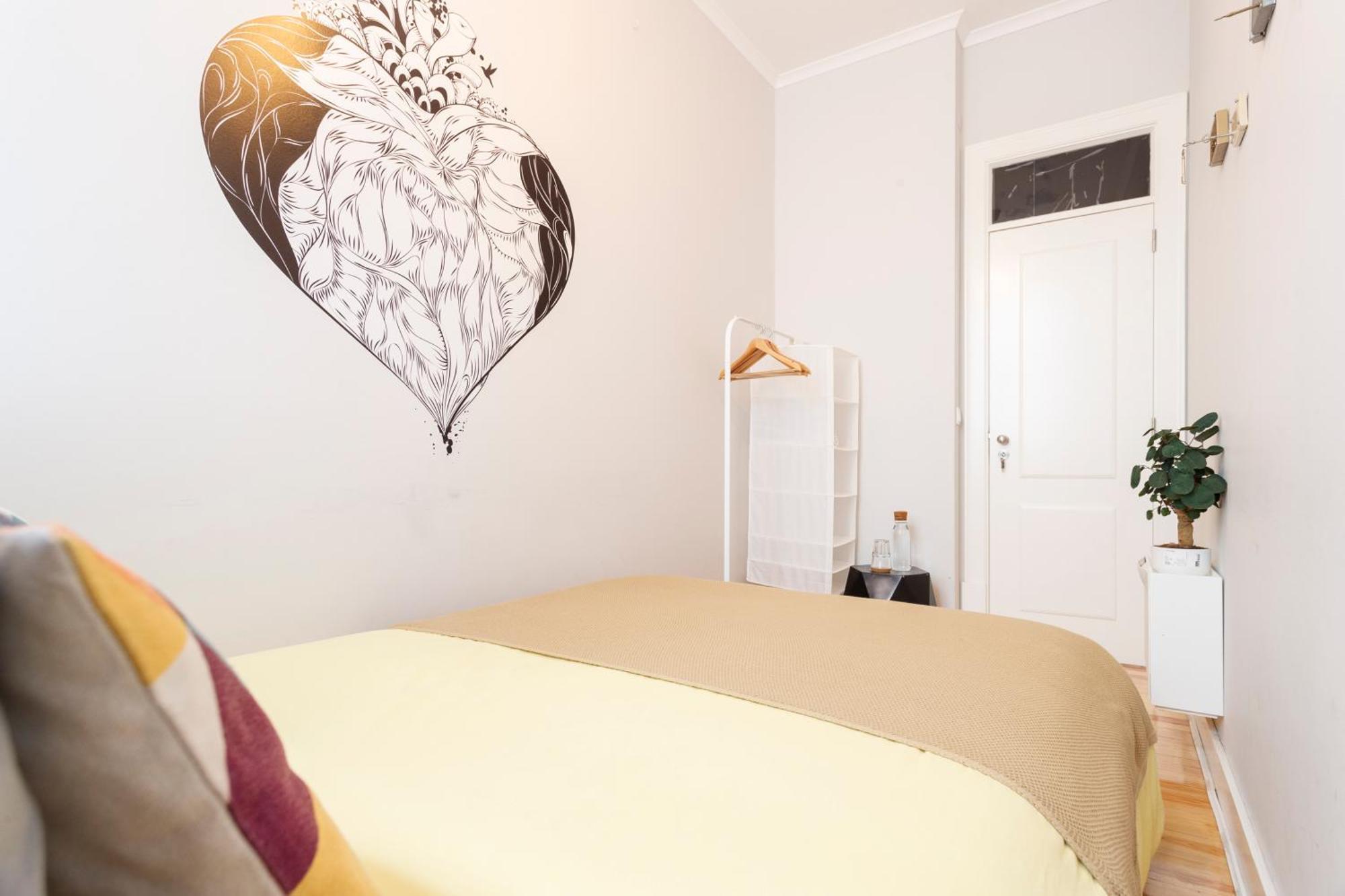 Pleasant Bedrooms In Shared House In The Center Of Praca Da Figueira