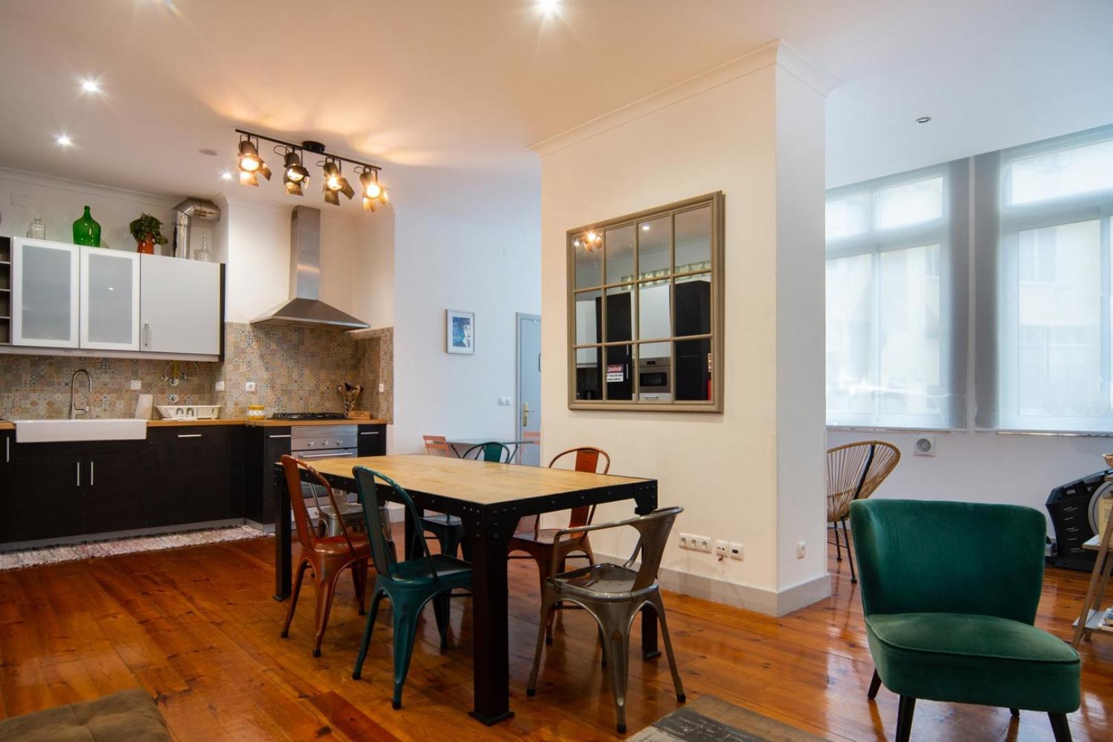 Old Style Fully Renewed And Spacious 3-bed Lisboa