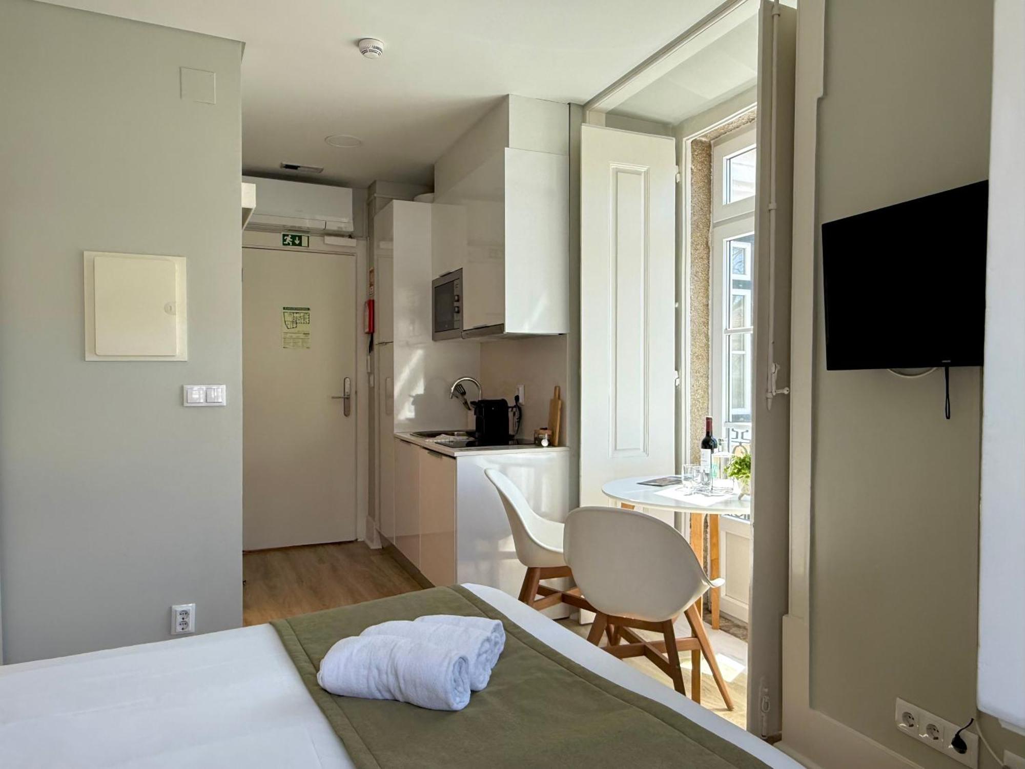 Metropolitan Living - Janelas Verdes Apartamento