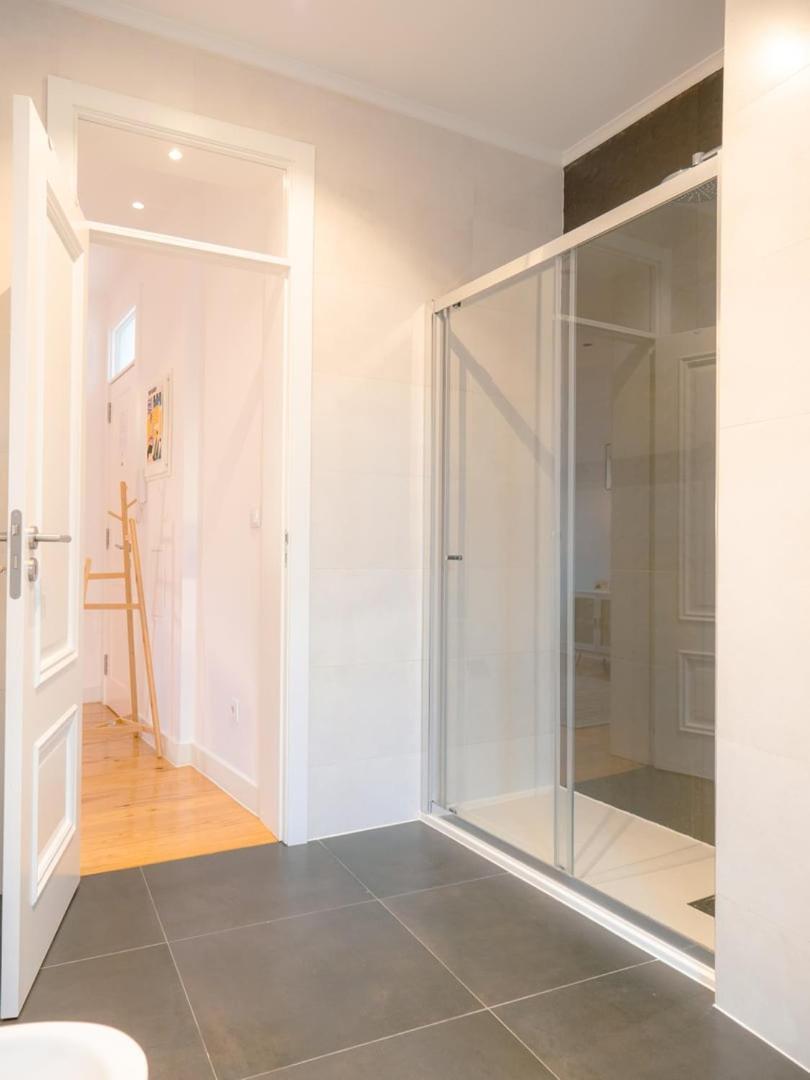 Stylish 2br Castle View - | By Airnest Apartamento