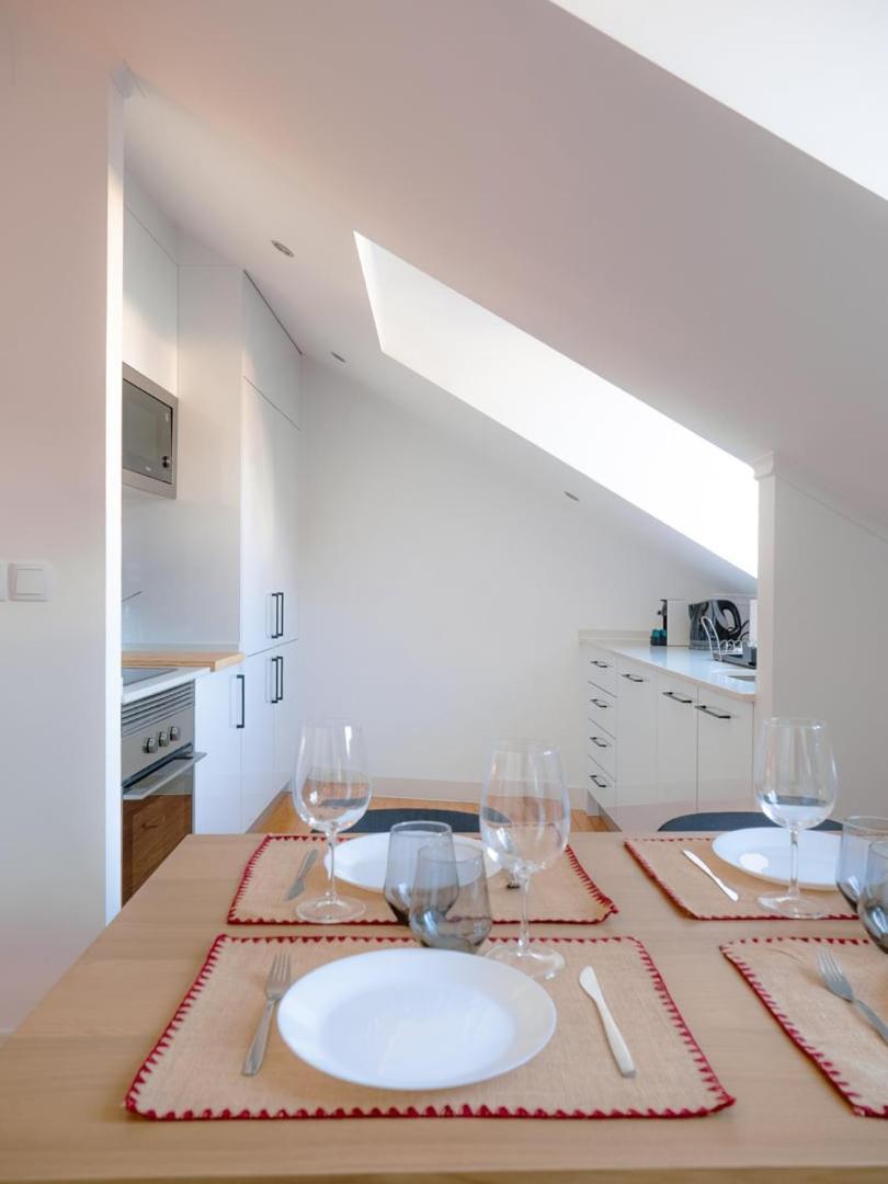 Stylish 2br Castle View - | By Airnest Apartamento *