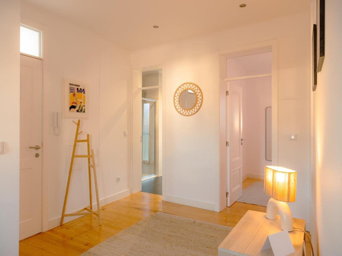 Stylish 2br Castle View - | By Airnest Apartamento Lisboa