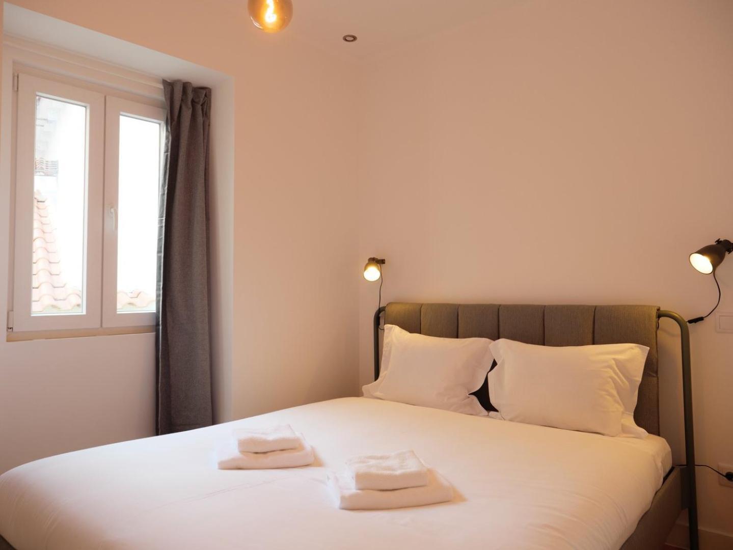 Stylish 2br Castle View - | By Airnest