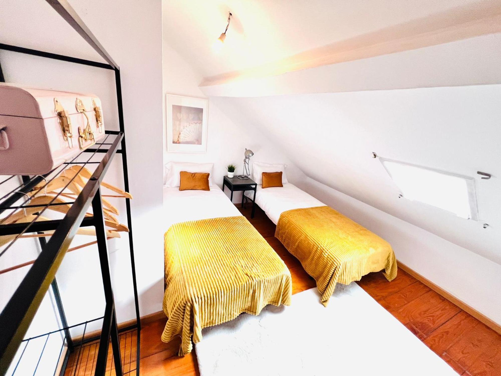 Hostal Bairro Alto, Location In Centre *