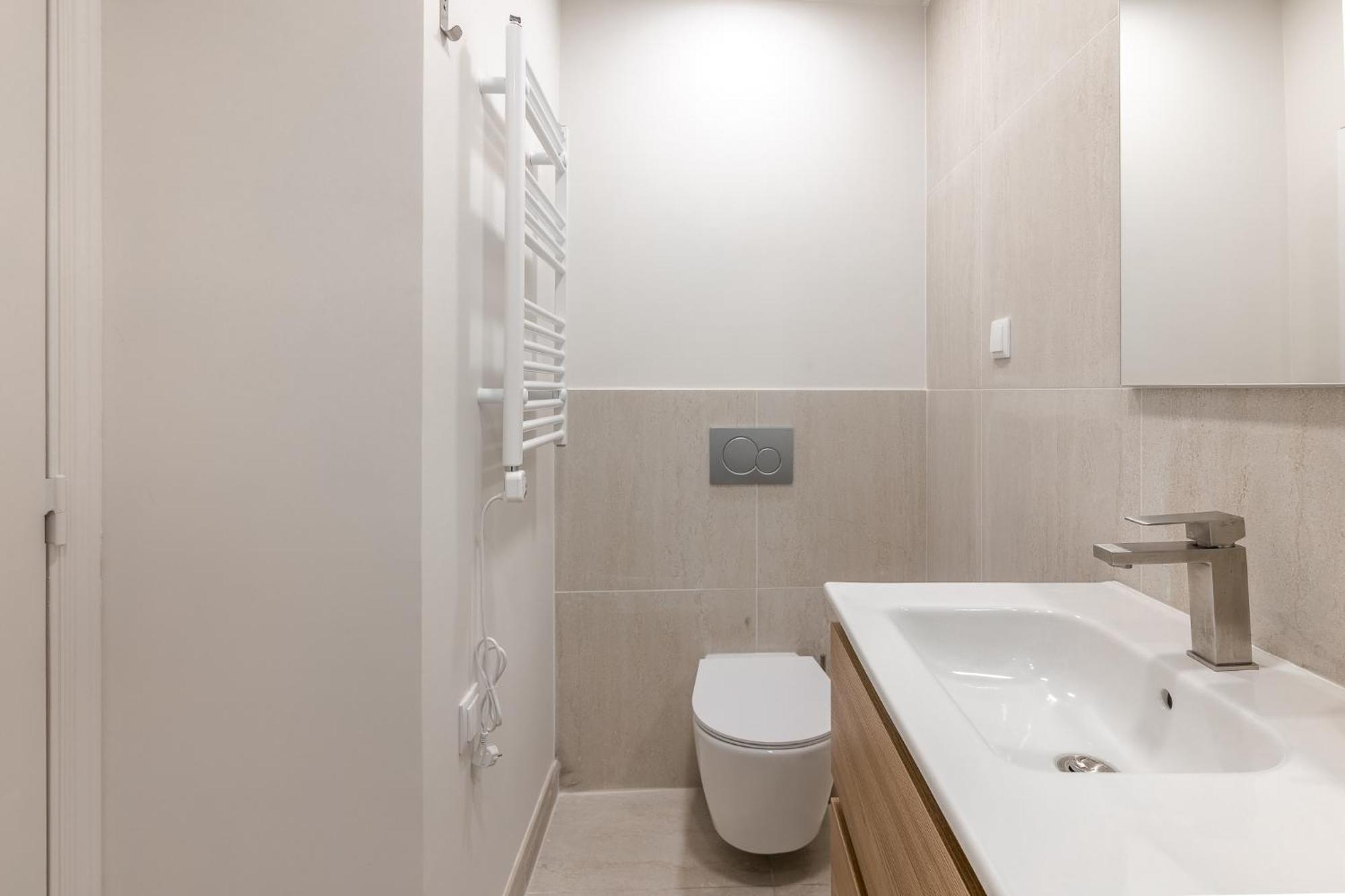 Be Fully Renovated! In The Heart Of The Old Town - Bica *