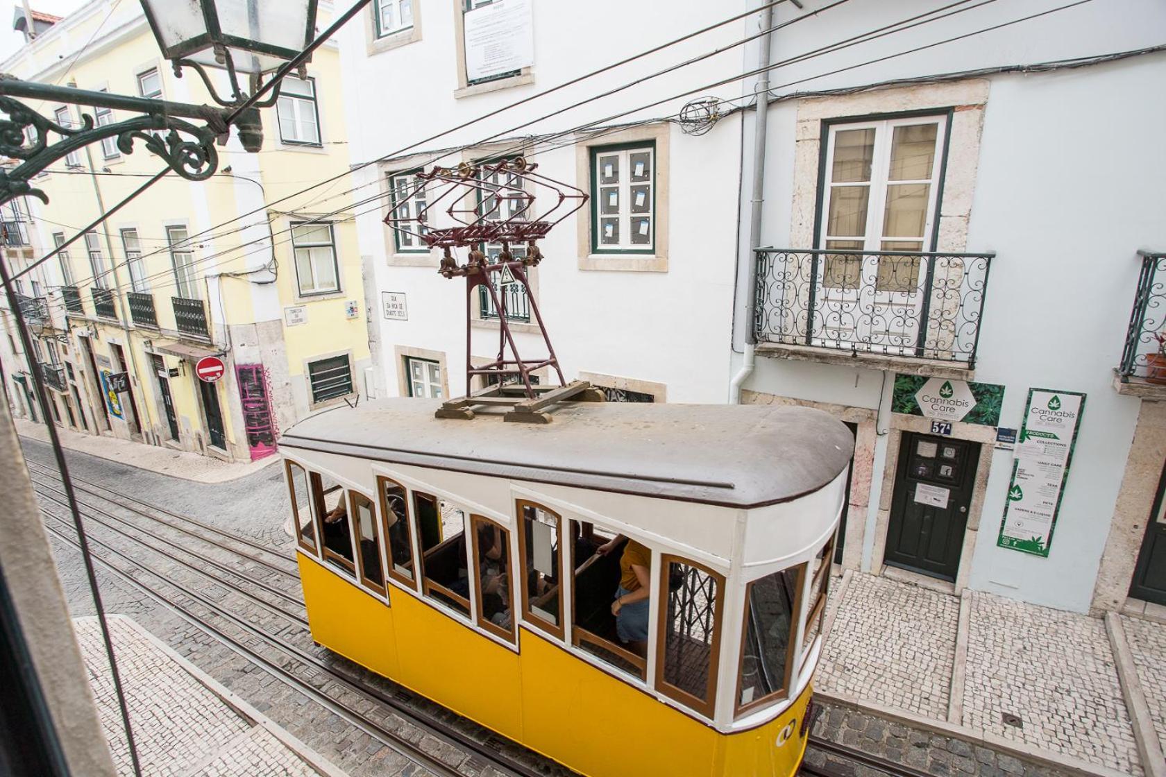 Apartamento Baroque With Patio Portuguese Soul Bica Tram 4p Lisboa