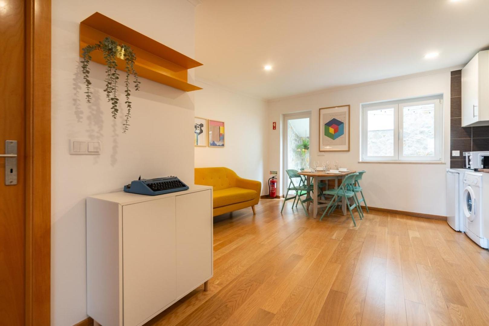 Apartamento 2-bed With A Charming Terrace At Intendente Lisboa