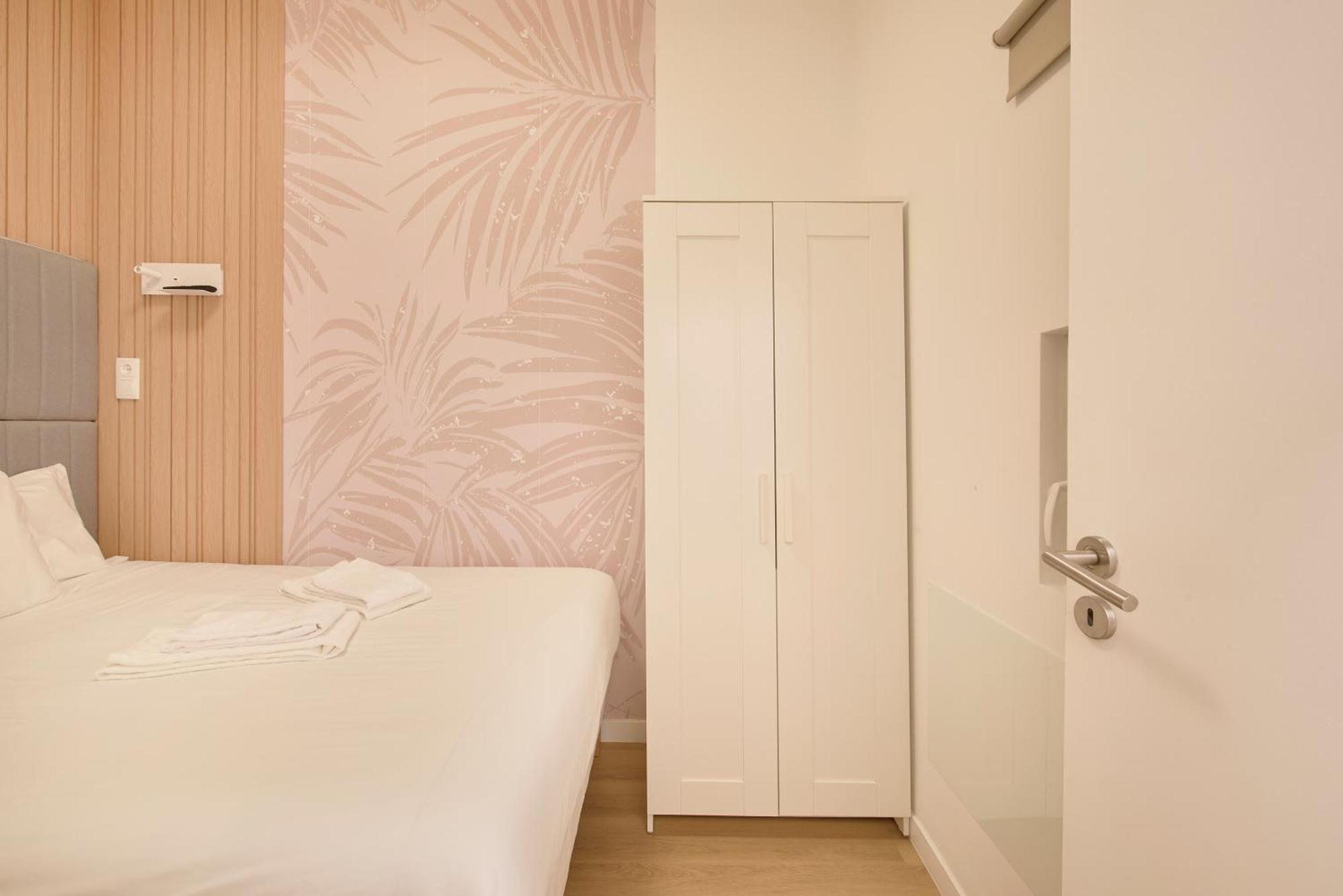 Brand New Anjos Hostal *