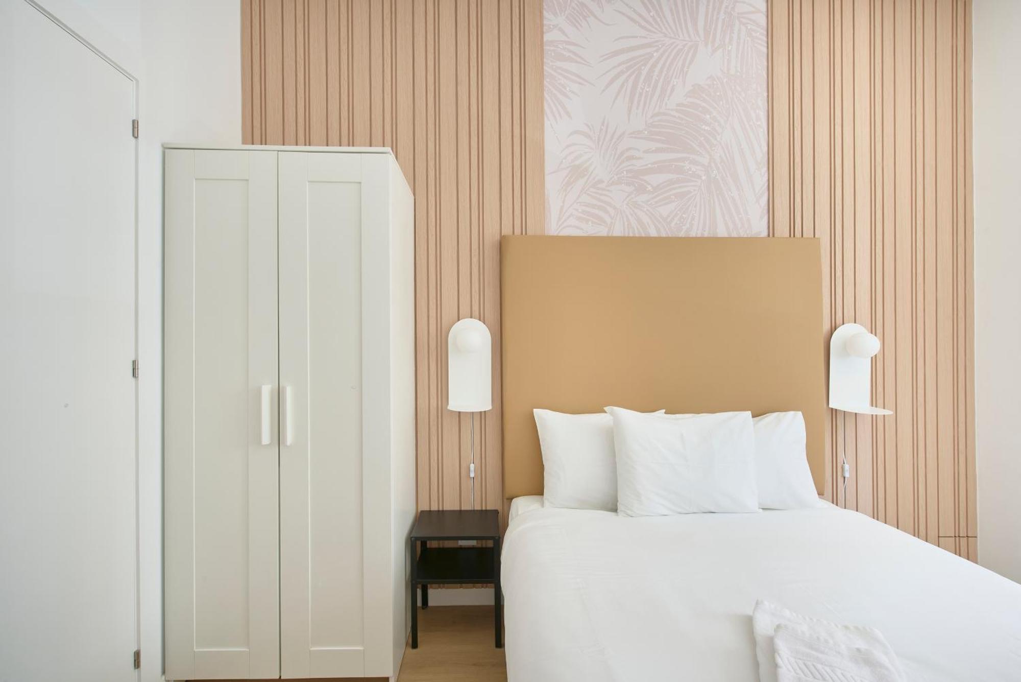 Hostal Brand New Anjos *