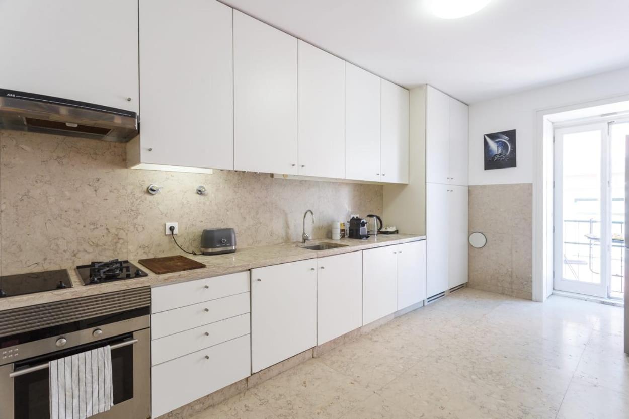 Habitación en casa particular Bedooms With Shared Bathroom In In Historic Largo Do Carmo
