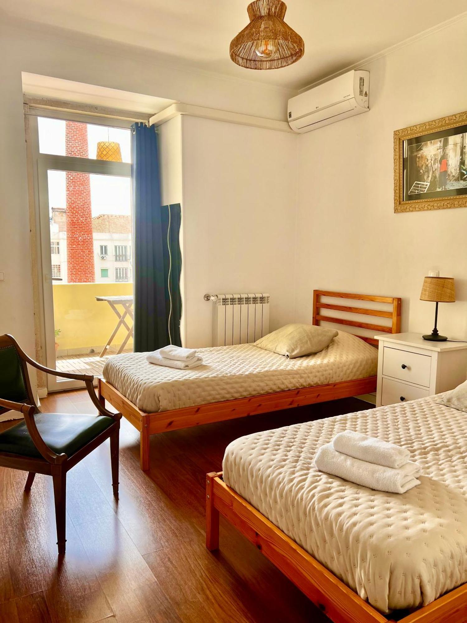 Luxury Part Of The - Modern With Airconditioning - Near Subway Apartment