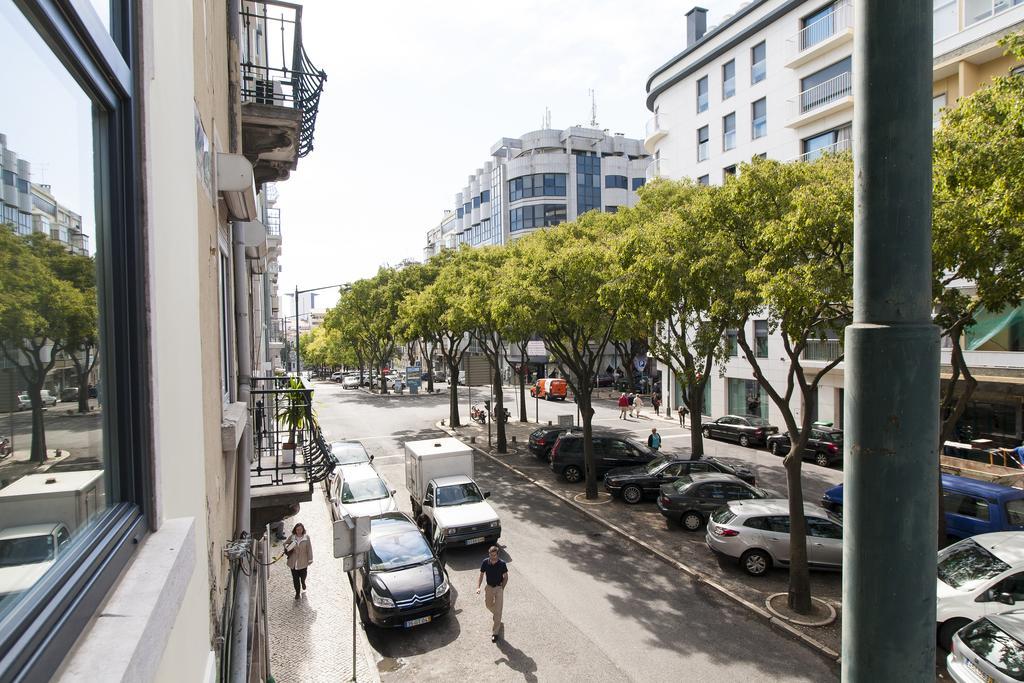 Joivy Stunning 3br Apt With Balcony, Nearby Saldanha Subway & Ist *
