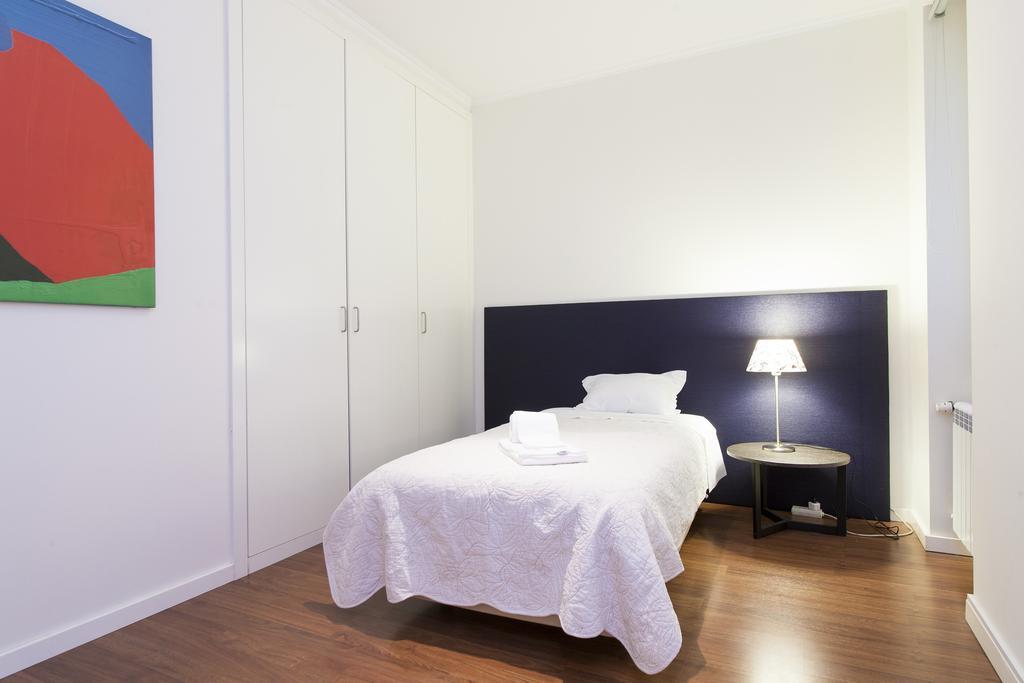 Joivy Stunning 3br Apt With Balcony, Nearby Saldanha Subway & Ist